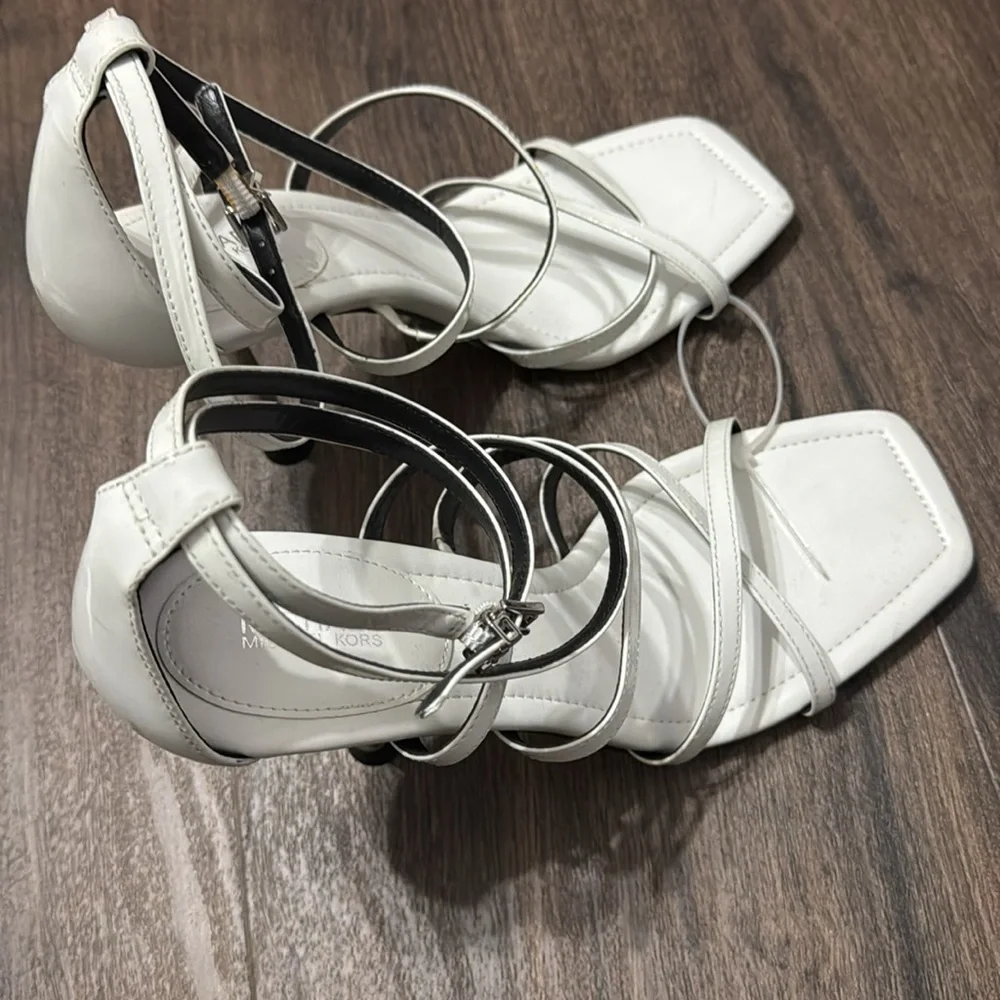 NEW! MICHAEL MICHAEL KORS Imani Patent Leather Sandal - Size 9.5 👠